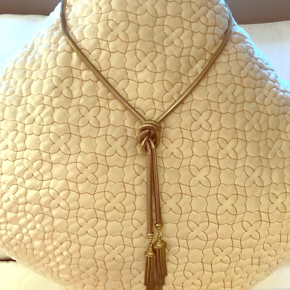 🌟 Kendra Scott gold necklace